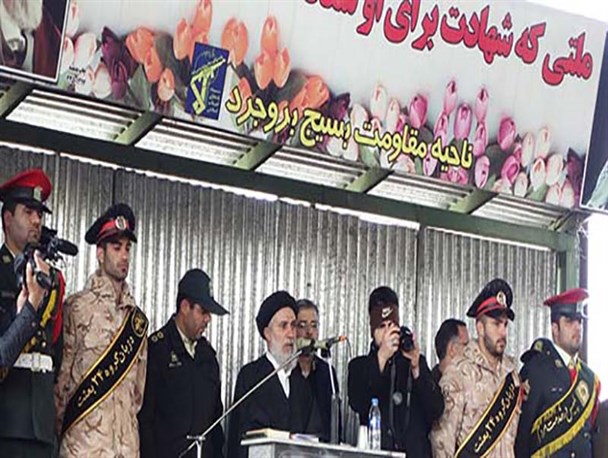 رانده شدن دشمنان به عقب، به برکت خون شهداست
