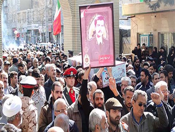 پیکر شهید "فرزاد ایرانفر" در بروجرد به خاک سپرده شد +عکس