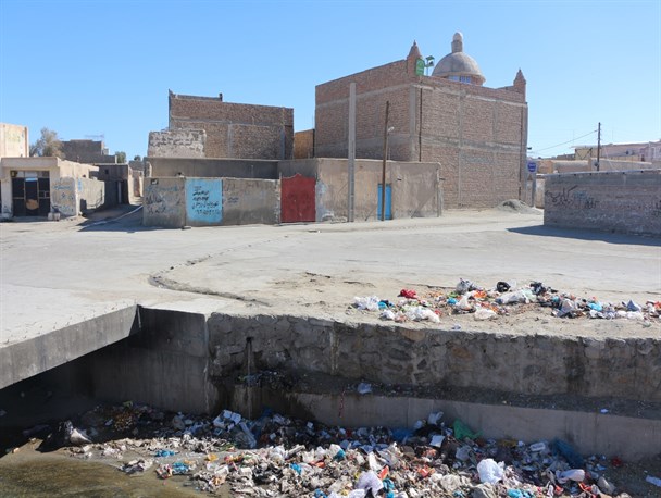 گسترش بیماری های عفونی در حاشیه رودخانه زاهدان/اعضای شورای شهر و شهردار یک شب مهمان ما باشند