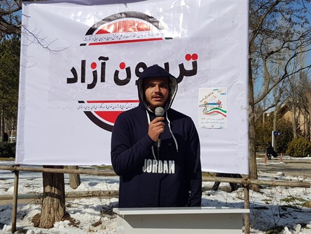 تریبون آزاد دانشجویی با موضوع شرکت در انتخابات در اردبیل+ فیلم
