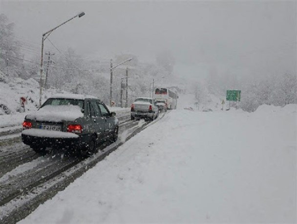 تردد در محورهای کوهستانی زنجان با زنجیر چرخ امکان پذیر است