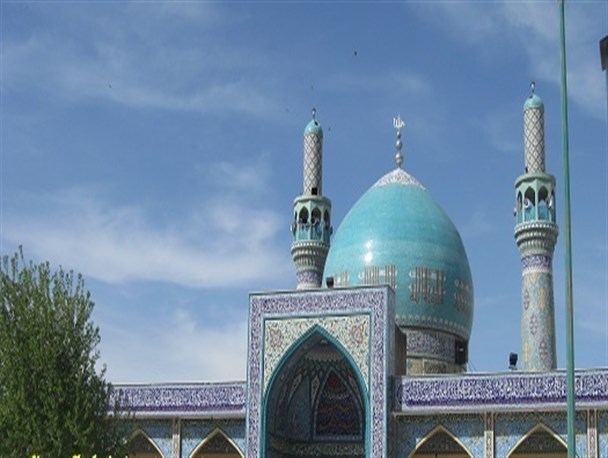 امامزاده ای در دل کوه/ درب گنبد، حلقه به گوشِ کرامت آقاست
