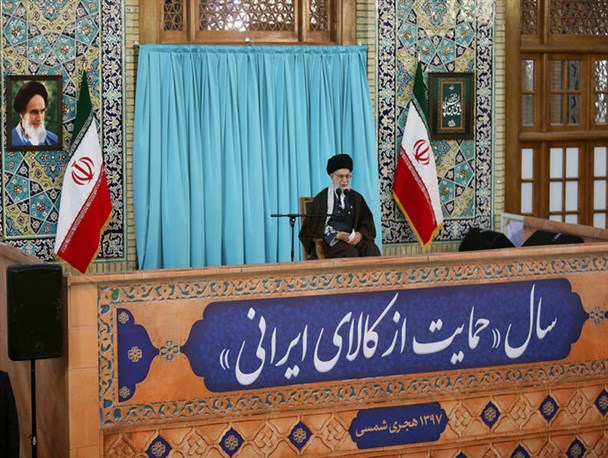 از حضور جوانان دانشجو تا پیرمرد 70 ساله‌ای که برای چندمین سال آمده بود