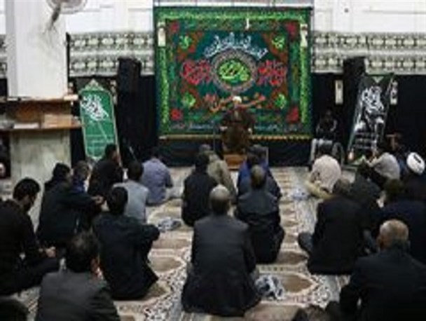 حرم مطهر حضرت زینب بنت موسی بن جعفر (ع) اصفهان در غم شهادت امام هادی (ع) غرق در عزا و ماتم شد