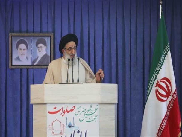 مسئولان پاسخگوی عملکردشان در حوزه اقتصاد مقاومتی باشند/ باید عرصه بر لیبرال‌های که در بدنه حاکمیت نفوذ کرده‌اند، تنگ شود