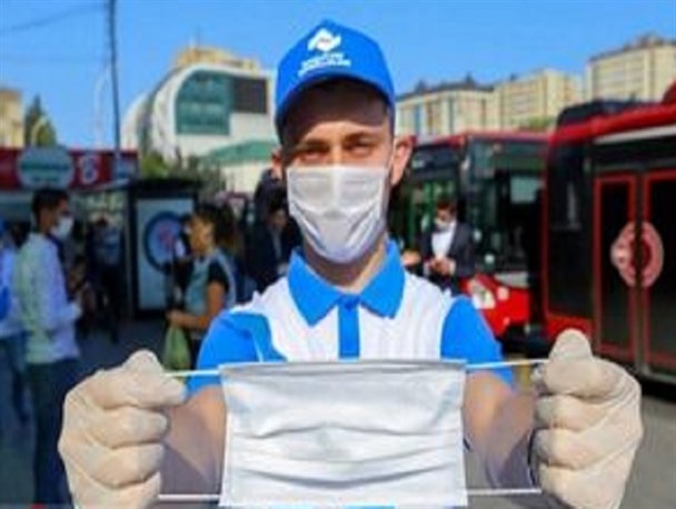 هرگز ماسک خود را زیر چانه قرار ندهید/ اشتباه متعارفی که سبب تداوم کرونا می شود