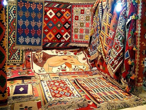 گردشگری نوروز با سوغاتی ماندگار/ از هنرهای دیرینه صنایع دستی تا خوراکی‌های شیرینِ لرستان