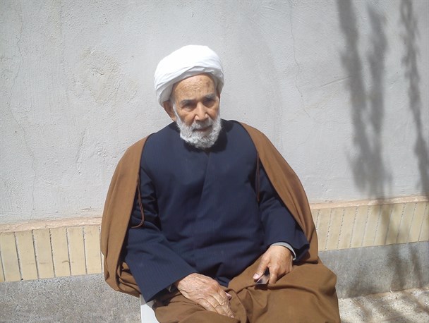 سپاه از بین نیروهای انقلابی گلچین شدند/ حضور سپاه در تمامی کشورهای منطقه جنبه دفاعی داشته است