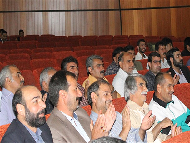 همایش تجلیل از پیشکسوتان و ورزشکاران فوتبالیست شهرستان راور/تصاویر