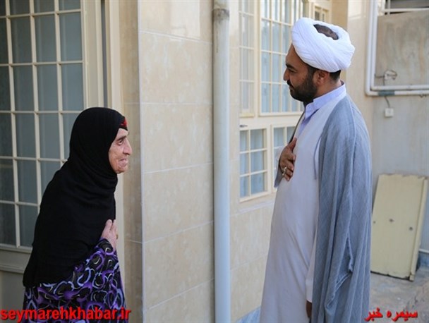 دیدار مسئولان دره شهر با خانواده شهید /تصاویر