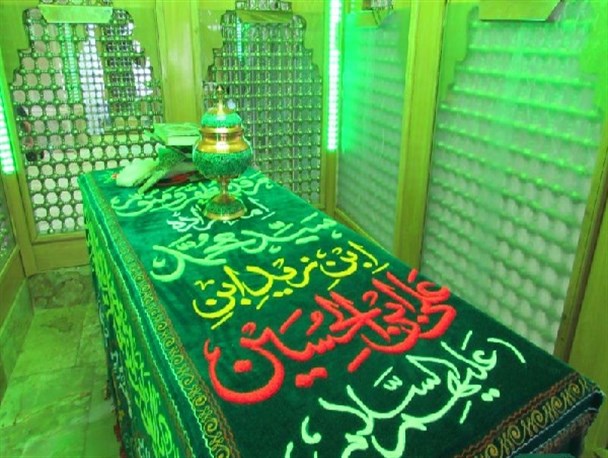آستان مقدس امامزاده سید محمد خمینی شهر غبارروبی شد+ تصاویر