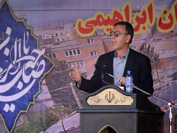 باید حساب زحمت کشان را از متخلفان جدا کنیم
