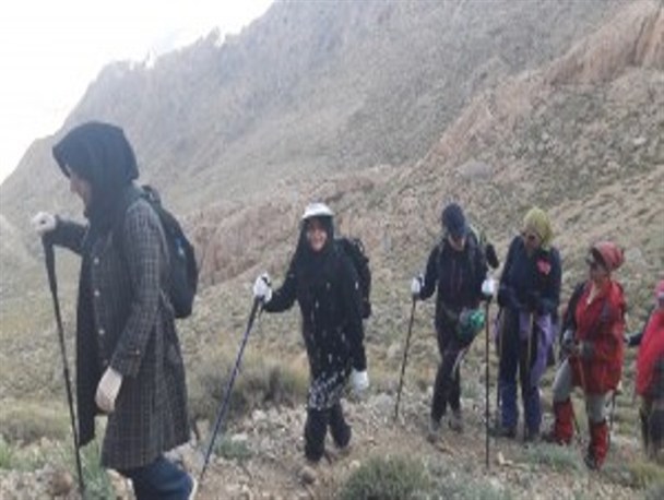 صعود سراسری بانوان کوهنورد کشور به قله بل اقلید
