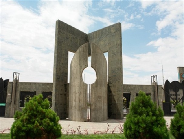 حرمت شکنی هندی در دانشگاه فردوسی