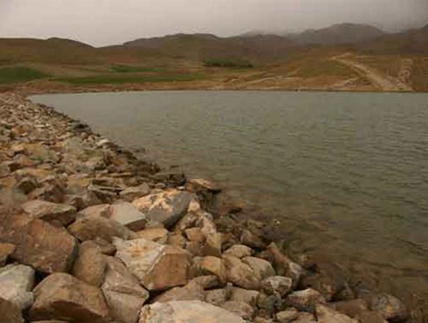 گلایه روستاییان از اجرای آب بندهای بالادستی/ ۱۱۰بند و بندچه خاکی در فراهان آبگیری شد