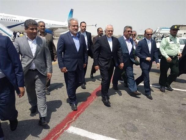 وزیر امور خارجه در رأس هیئتی وارد بندر چابهار شد