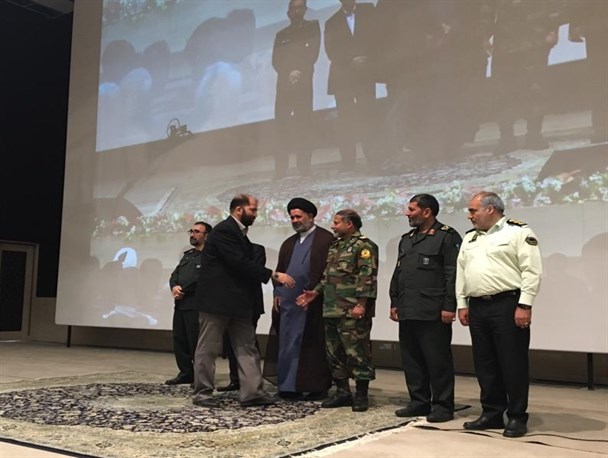 مردمی کردن اقتصاد راه برون رفت از مشکلات کنونی کشور