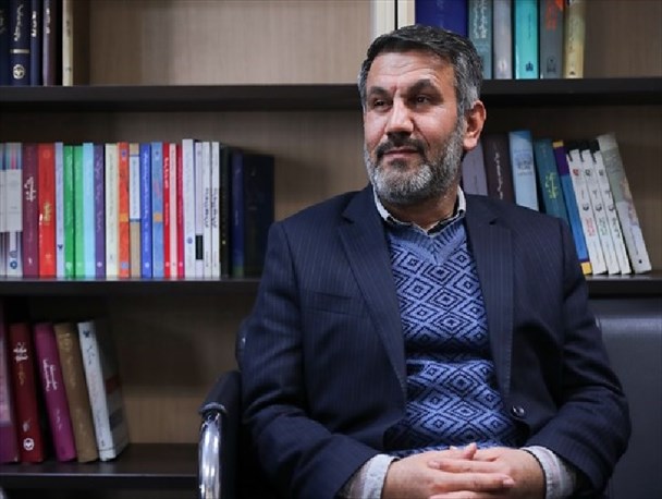 مدیر میزمحور دردی از جامعه دوا نمی‌کند