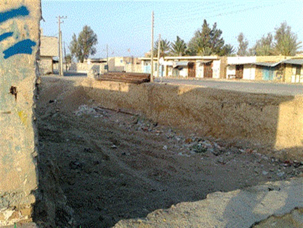 خطر در کمین شهروندان مهرستانی/ مسئولان چاله مرکز شهر را دریابند