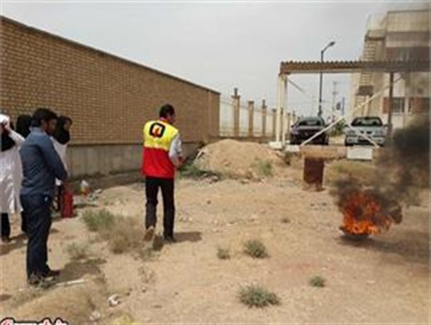 کارگاه آموزشی ایمنی و آتش‌نشانی در گرمه برگزار شد / تصاویر