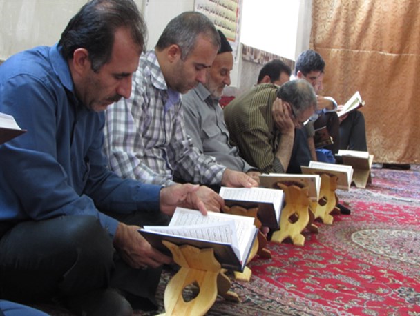 مراسم جزء خوانی قرآن کریم در گرمه به روایت تصویر