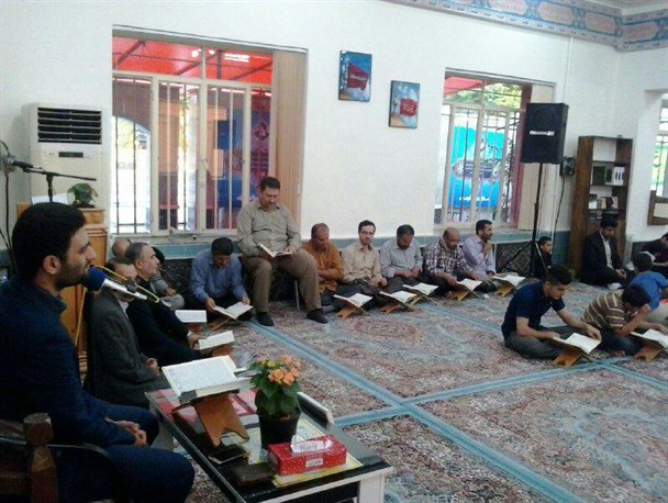 محفل انس با قرآن در گلزار شهدای فومن برگزار شد+تصاویر