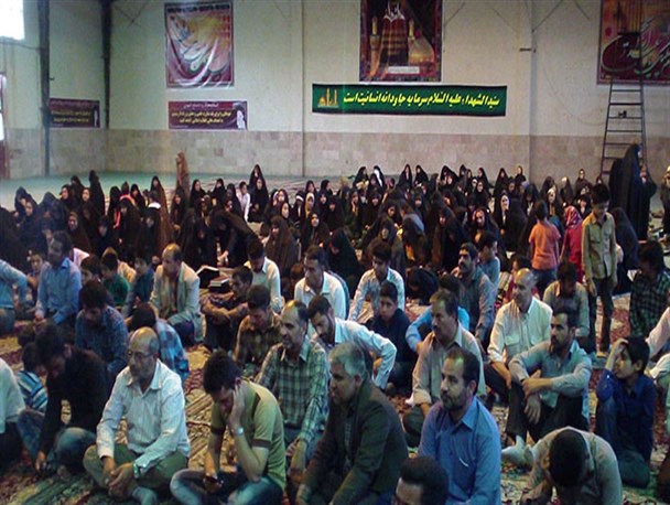 نشست مودت فرماندهان حوزه و پایگاه های بسیج شهرستان زرند برگزار شد +تصاویر