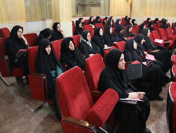 انجمن های علمی معلمان یزد به دنبال تعامل صمیمانه و رشد یافته معلمان است
