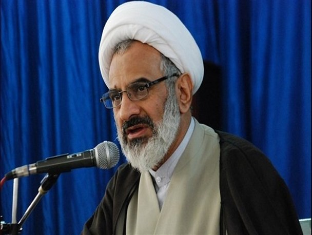 مسئولان چشمان خود را باز کنند دشمنان به دنبال اقتدار زدایی رهبری هستند