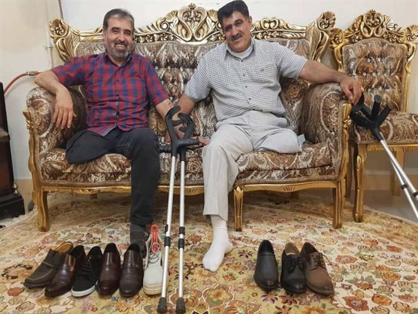 حکایت جالب کفش های پایاپای دو جانباز درگچساران/معامله ای که هنوز بوی عدالت و مردانگی می دهد+فیلم