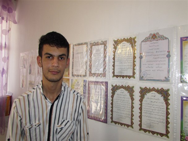 از آبیاری چمن تا کسب رتبه 50 کنکور سراسری/ تصاویر