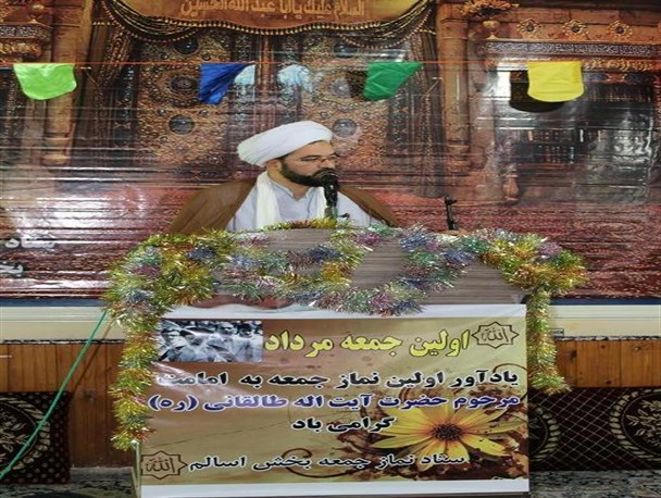 ائمه جمعه سنگرهای دفاع معنوی در مقابل دشمنان  هستند