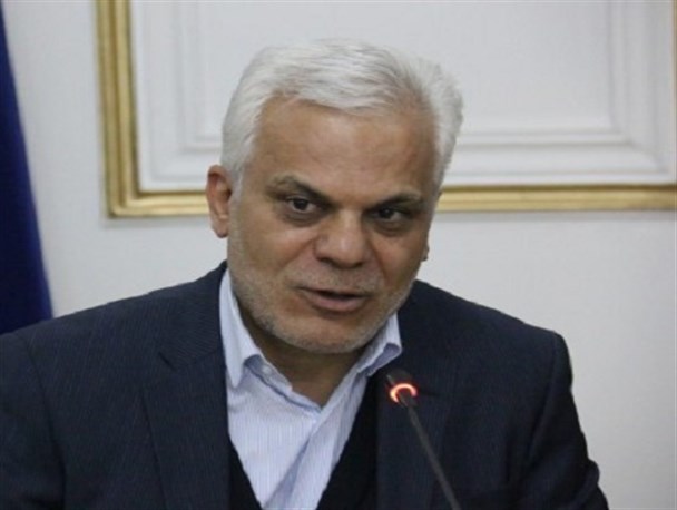 آبیاری محصولات کشاورزی زیر نظر سیستم های نظارتی محیط زیست صورت می گیرد/ با معدوم سازی زمینهای زراعی حق کشاورزان ضایع می شود