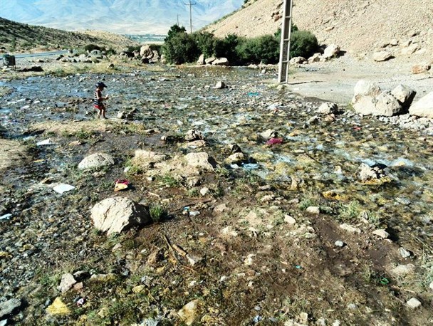 فرهنگ گردشگری لازمه مبارزه با آلودگی زیست محیطی در چاه طیان ازنا