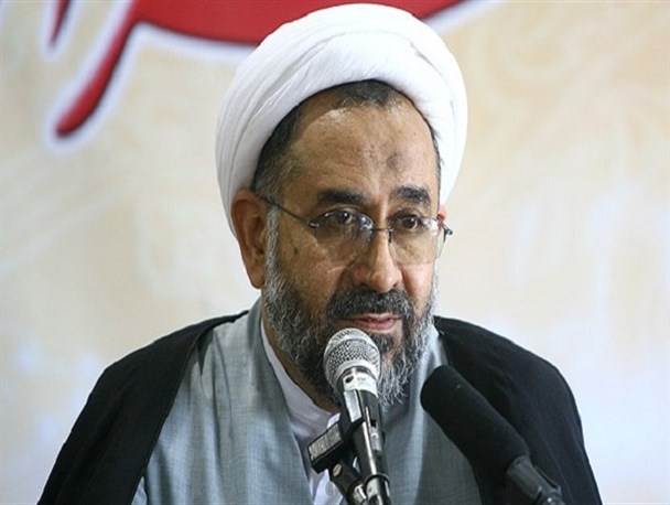 عده ای در کشور به دنبال پرورش روحیه اشرافی گری هستند/ دولت به وظیفه خود در حقوق های نجومی عمل نکرده است