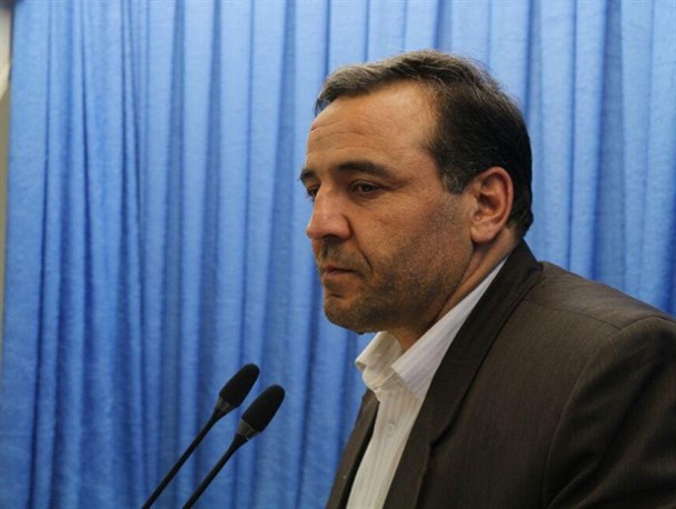 جلسه کاری وزیر دفاع زمان برگزاری یادواره شهدای حرم را در نهاوند تغییر داد
