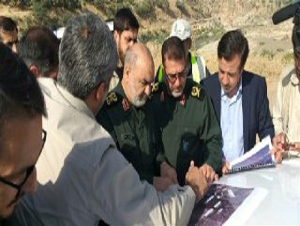بازدید فرمانده کل سپاه از روند بازسازی جاده‌های تخریبی در سیل