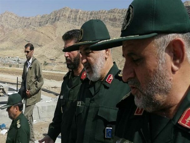 فرمانده سپاه پاسداران از روستاهای سیل‌زده پلدختر بازدید کرد
