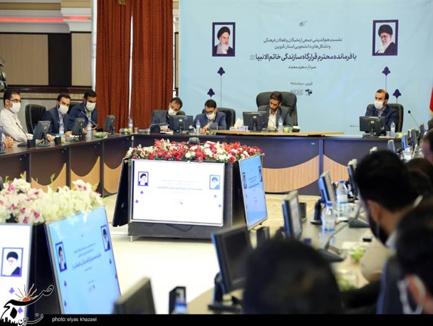 دیدار فرمانده قرارگاه خاتم الانبیاء با فعالان فرهنگی قزوین