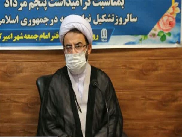 مسئولان به‌ فکر حل مشکلات مردم نیستند