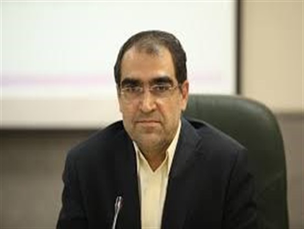 عمل جراحی چشم توسط وزیر بهداشت در خراسان شمالی انجام شد
