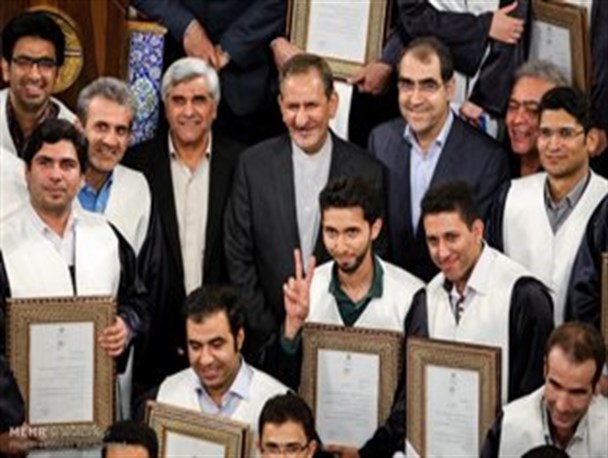 مشاور جوان فرماندار پارس آباد، دانشجوی نمونه کشوری شد+تصاویر
