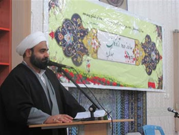 امروز کسانی بدنبال تغییر فرهنگ و خط امام هستند