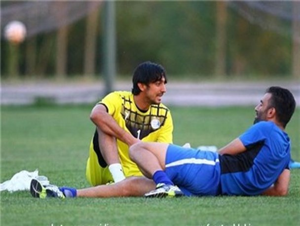 رحمتی از جیبش به بازیکنان استقلال ناهار می دهد!