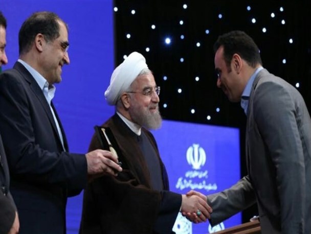 معاون درمان دانشگاه علوم پزشکی شهرستان زابل تقدیر شد+عکس