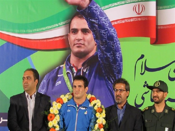 استقبال پرشکوه مردم لنجان از سهراب مرادی دارنده مدال طلای المپیک+تصاویر