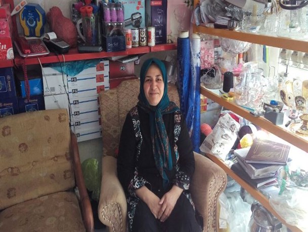 دستان هنرمند بانوی همدانی در خدمت اقتصاد مقاومتی