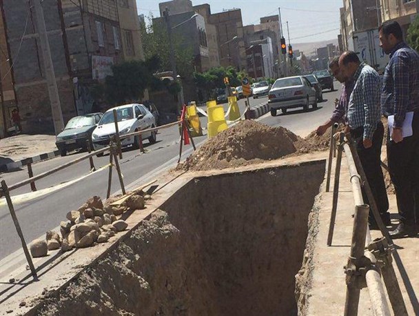 کندوکاو بیست‌‌متری در مسیر رضانژاد/ کارگران مشغول کار نیستند!