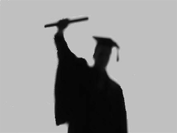 انسانیت در پزشکی حرف اول را می زند/ خدمت‌‌رسانی در مناطق محروم برایم افتخار است