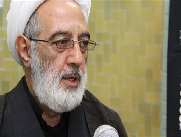 اختلاس و مفاسد مالی حق الناس است و نباید در برابرش سکوت کرد